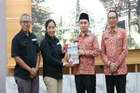 Bupati Mojokerto Tegaskan Pemindahan Ibu Kota Daerah Demi Penataan Wilayah dan Penguatan Ekonomi Foto BeritaJatim.com