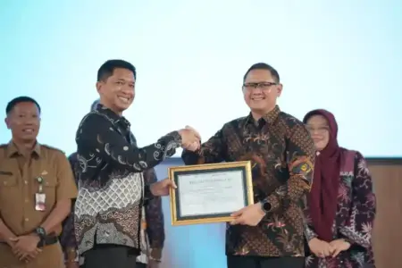 Dindik Jatim Diakui ITS sebagai Mitra Progresif Integrasi Teknologi Pendidikan Foto BeritaJatim.com