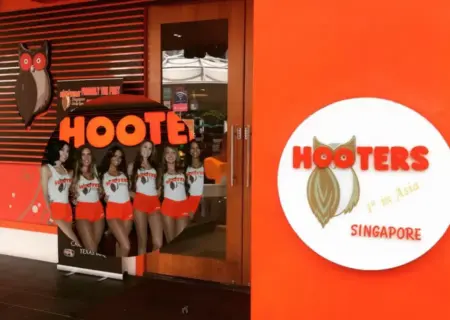 Restoran Hooters Clarke Quay Singapura Tutup Setelah 30 Tahun Beroperasi Foto BeritaJatim.com