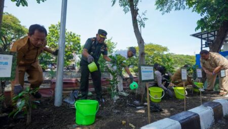 Revolusi Bersih Kali Tebu: Pelindo Marine dan Polres Tanjung Perak Resmikan IPAL Berbasis Warga di Kenjeran Foto BeritaJatim.com