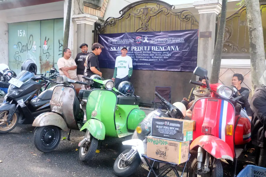 SKARAT Jual Mangga Podang dan Galang Donasi untuk Korban Bencana Sumatra Foto BeritaJatim.com