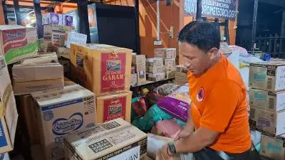 Solidaritas Madiun: Donasi untuk Korban Bencana di Sumatra dan Aceh Terus Mengalir ke BPBD Foto BeritaJatim.com