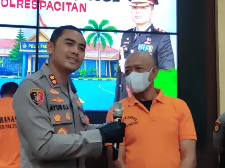 Terungkap! Begini Cara Mbah Tarman Dapat Angpao untuk Tamu di Pernikahan Cek Rp3 M Palsu Foto BeritaJatim.com