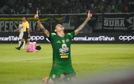 Asisten Pelatih Persebaya Sebut Tahan Imbang Borneo FC Bukan Hasil Baik Foto BeritaJatim.com