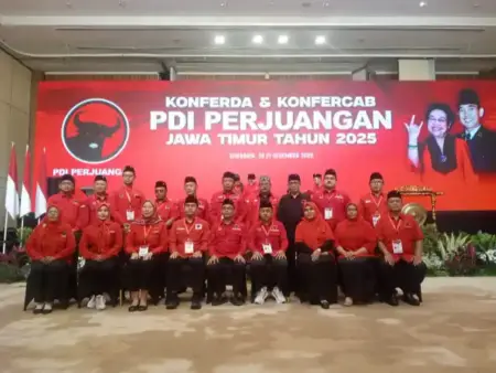 Arifin Resmi Jabat Ketua DPC PDIP Kabupaten Pasuruan 2025–2030 Foto BeritaJatim.com