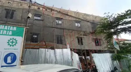 Proyek Gedung Inspektorat Kota Probolinggo Rp3,7 Miliar Mangkrak, Potensi Kerugian Negara Mengemuka Foto BeritaJatim.com