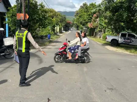 Kofifah Setia Tabrak Innova di Pacitan, Imbas Fokus Lihat Google Maps Foto BeritaJatim.com