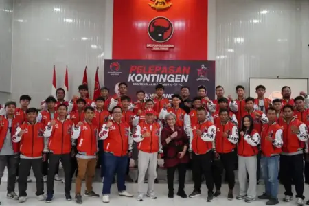 PDI Perjuangan Jatim Lepas Banteng Jatim U-17 FC ke Soekarno Cup 2025 Foto BeritaJatim.com