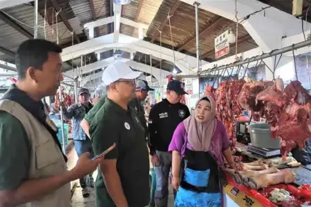 RPH Surabaya Pastikan Pasokan Daging Aman Jelang Natal dan Tahun Baru 2025 Foto BeritaJatim.com
