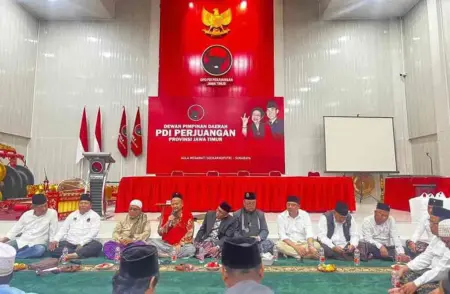Pasca Konferda–Konfercab, PDIP Jatim Gelar Doa Bersama untuk Almarhum Kusnadi Foto BeritaJatim.com