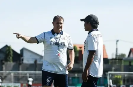 Madura United Bertekad Happy Ending di 2 Laga Akhir Tahun Foto BeritaJatim.com