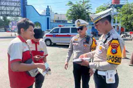 Jelang Nataru, Polres Magetan Perketat Ramp Check Bus AKAP demi Keselamatan Penumpang Foto BeritaJatim.com