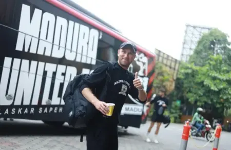 Madura United Lepas Valeriy Gryshyn Usai Datangkan Riquelme Sousa Foto BeritaJatim.com