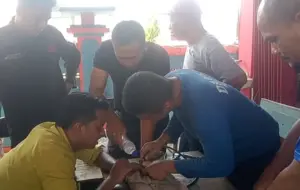 Damkar Pamekasan Kembali Jadi Pahlawan dalam Situasi Non-kebakaran Foto BeritaJatim.com