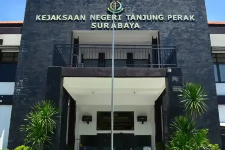 Kejari Tanjung Perak Catat Kinerja Positif Sepanjang 2025, PNBP Lampaui Target 357 Persen Foto BeritaJatim.com