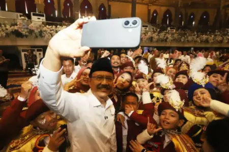 Mensos Gus Ipul Terharu, Bakat Siswa Mulai Muncul di 166 Titik Sekolah Rakyat Foto BeritaJatim.com