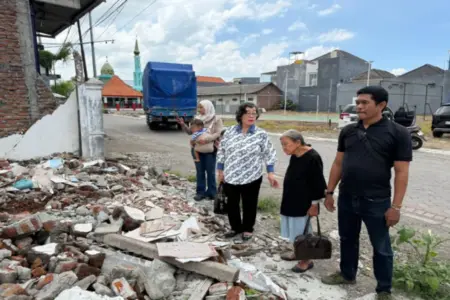 Kronologi Lengkap Sengketa Rumah dan Tanah Nenek Elina dan Samuel Foto BeritaJatim.com