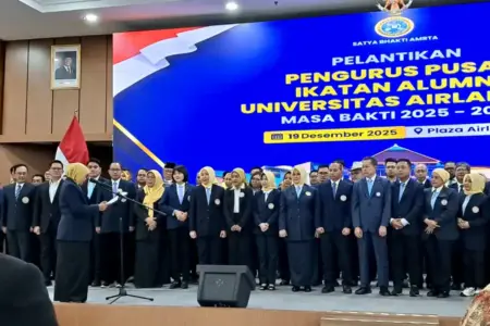 Pengurus Pusat IKA Unair 2025–2030 Dilantik, Ikhtiar Perluas Dedikasi Alumni Foto BeritaJatim.com