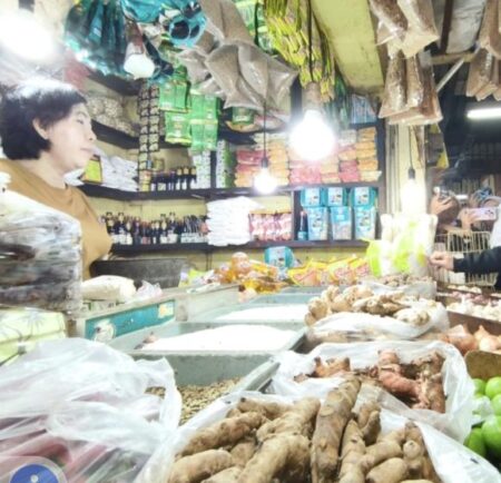 Konsumsi Surabaya Bergairah Jelang Akhir Tahun, Penjualan Eceran November 2025 Diprediksi Tumbuh 19,7% Foto BeritaJatim.com