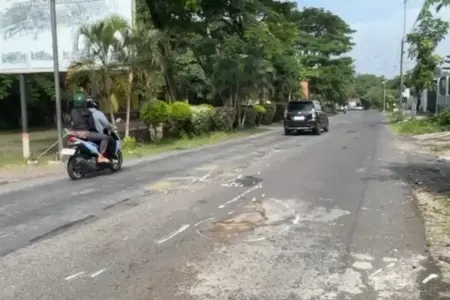 Kesaksian Warga Kecelakaan Maut Mojokerto: Terdengar Benturan Keras, 3 Korban Tergeletak Tak Bernyawa Foto BeritaJatim.com