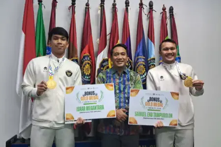 Raih Emas SEA Games, Dua Penggawa Timnas Futsal Terima Bonus dari Umsura Foto BeritaJatim.com