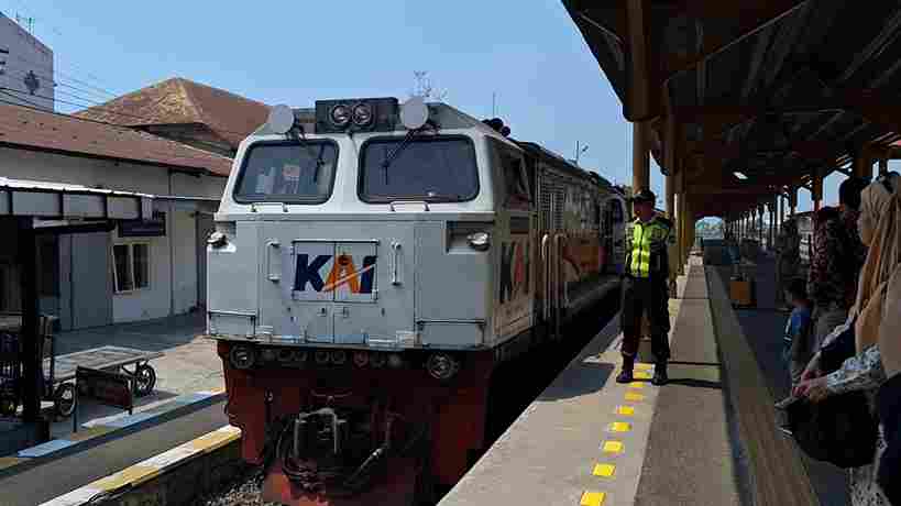 Jelang Tahun Baru, Penumpang Kereta di Stasiun Mojokerto Tembus 1.522 Orang Foto BeritaJatim.com