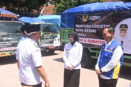 Wali Kota Kediri Berangkatkan Bantuan Logistik untuk Korban Bencana Aceh-Sumut Foto BeritaJatim.com