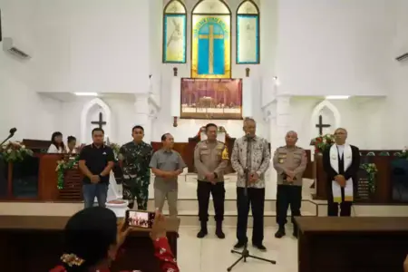 Perayaan Natal, Forkopimda Tuban Lakukan Pengecekan di Gereja Foto BeritaJatim.com