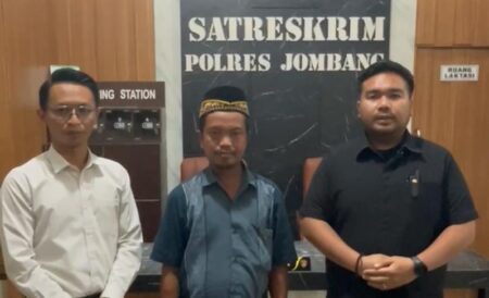 Pembuang Limbah ke Sungai Brantas Jombang Diperiksa Polisi, Ini Kronologi dan Potensi Sanksinya Foto BeritaJatim.com