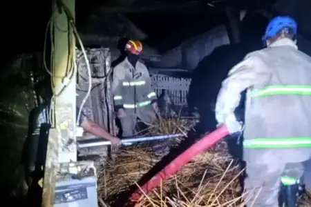 Gudang Oven Terbakar, 3 Ton Tusuk Sate Senilai Rp35 Juta di Blitar Hangus Tak Tersisa Foto BeritaJatim.com
