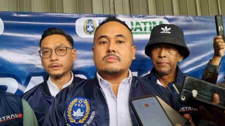 Usung Program Pembinaan Dini, Raja Siahaan Bidik Kursi Ketua PSSI Jatim Foto BeritaJatim.com