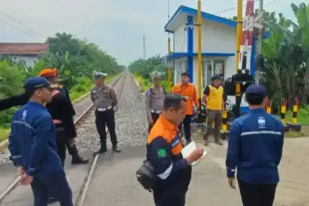 Cegah Kecelakaan Saat Nataru, Polres Pasuruan Tutup 3 Perlintasan Kereta Api Foto BeritaJatim.com