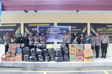 Satlantas Polres Mojokerto Kota Kirim Bantuan Kemanusiaan untuk Korban Bencana di Aceh, Sumut, dan Sumbar Foto BeritaJatim.com