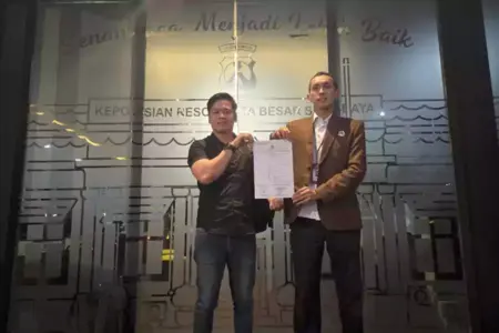 Bawa Kabur Uang Pembayaran Mobil, Anak Pensiunan Aparat Dilaporkan Polrestabes Surabaya Foto BeritaJatim.com