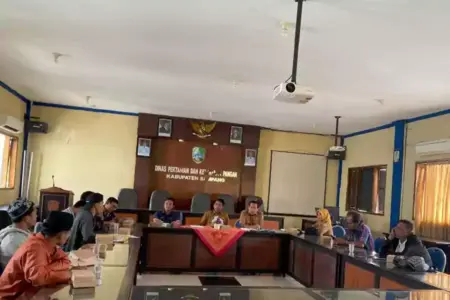 Harga Pupuk Subsidi di Sampang Tembus Rp150 Ribu per Sak, Mahasiswa Datangi Disperta Foto BeritaJatim.com