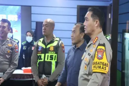 Satgas Ops Lilin Semeru Polda Jatim Cek Pospam Terminal Purabaya Sidoarjo Foto BeritaJatim.com