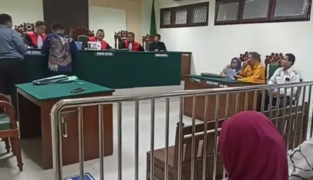 Penggugat Ajukan Sederet Bukti Kuat di Persidangan Terkait Dugaan Pencaplokan Tanah oleh Mantan Ketua PN Jombang Foto BeritaJatim.com