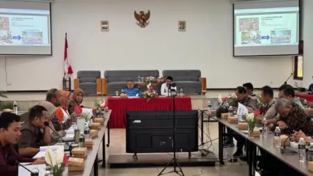 Pansus Panggil PWU, dr Agung Tekankan Konsep 3J di Evaluasi BUMD Jatim Foto BeritaJatim.com