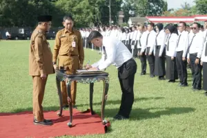 Bupati Sumenep Wanti-wanti 5.224 PPPK: Jangan Gaptek, Kuasai Teknologi dan Pelayanan Publik Foto BeritaJatim.com