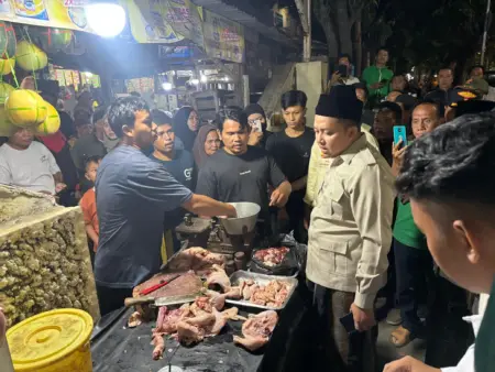 Bupati Pasuruan Rusdi Sutejo Sidak Pasar Bangil, Tindak Tegas Pedagang yang Masih Bandel Foto BeritaJatim.com