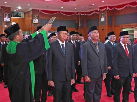 Awal 2026, Eri Cahyadi Rombak Besar Birokrasi Surabaya dan Lantik 7 Kepala Dinas Baru Foto BeritaJatim.com