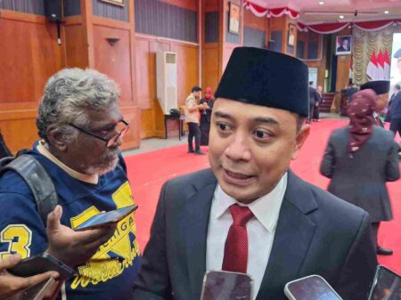 Eri Cahyadi Buka Hotline 112 untuk Aduan Premanisme dan Sengketa Tanah di Surabaya Foto BeritaJatim.com