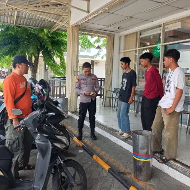 Heboh Motor Hilang di Indomaret Manyar, Polres Gresik Pastikan Bukan Pencurian Foto BeritaJatim.com