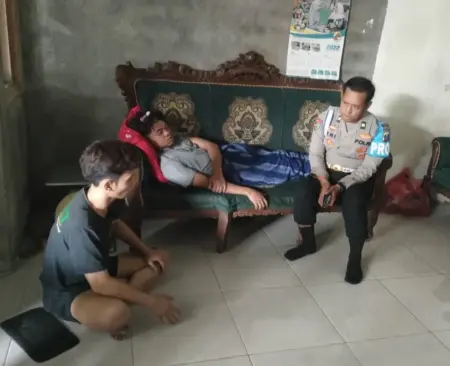 Pengeroyokan Berdarah di Gresik: 6 Pelaku Diamankan, Polisi Buru Otak Penyerangan Bersenjata Tajam Foto BeritaJatim.com