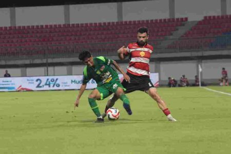 Persebaya Rebut 3 Poin di Pamekasan, Uston: Berkat Kerja Keras Semua Pemain Foto BeritaJatim.com
