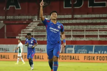 Usai Dikritik Aremania, Arema FC Putuskan Pinjamkan Muhammad Rafli ke Klub Lain Foto BeritaJatim.com