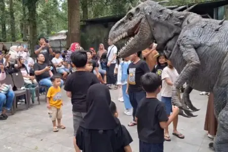 Libur Nataru 2025–2026, Kunjungan Wisata ke Mojosemi Forest Park Tembus 800 Orang per Hari Foto BeritaJatim.com