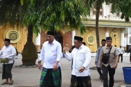 Napak Tilas Sejarah, Mas Rio: Situbondo Siap Jadi Tuan Rumah Muktamar ke-35 NU Foto BeritaJatim.com