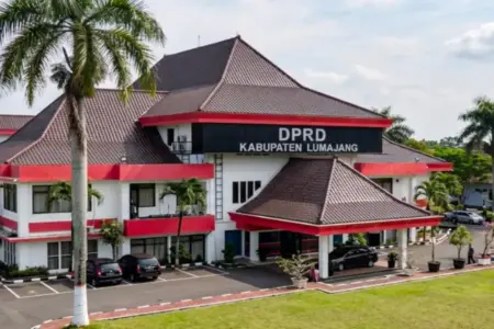 Rapat di Hotel Bintang 4 Luar Daerah, DPRD Lumajang Habiskan Anggaran Rp149 Juta Foto BeritaJatim.com